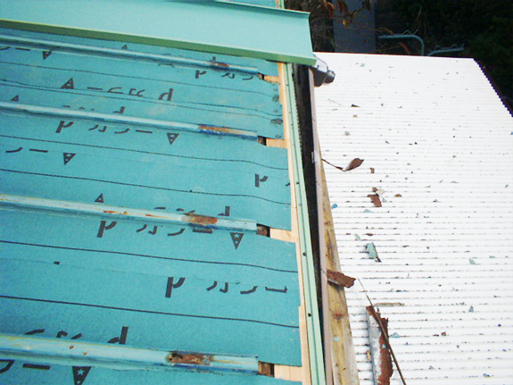 瓦型鋼板屋根